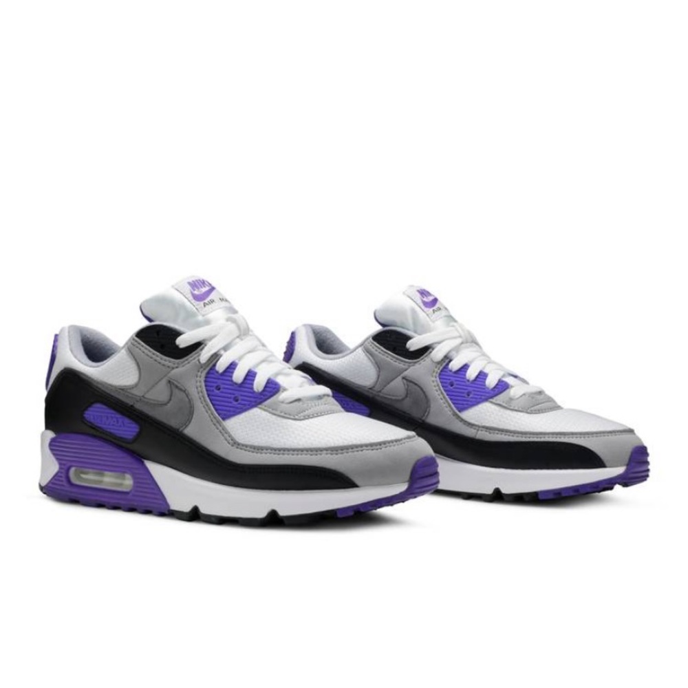 Nike woman’s Air Max 90 Hyper Grape
